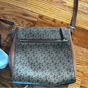 DKNY Bryant Park Crossbody Purse/Handbag Brown Black